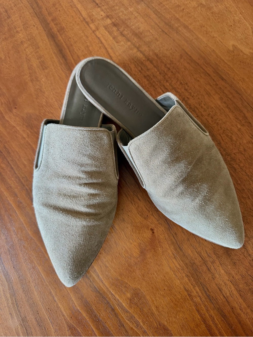 Jenny Kaine Pointed-Toe Suede Mules in Taupe EU40